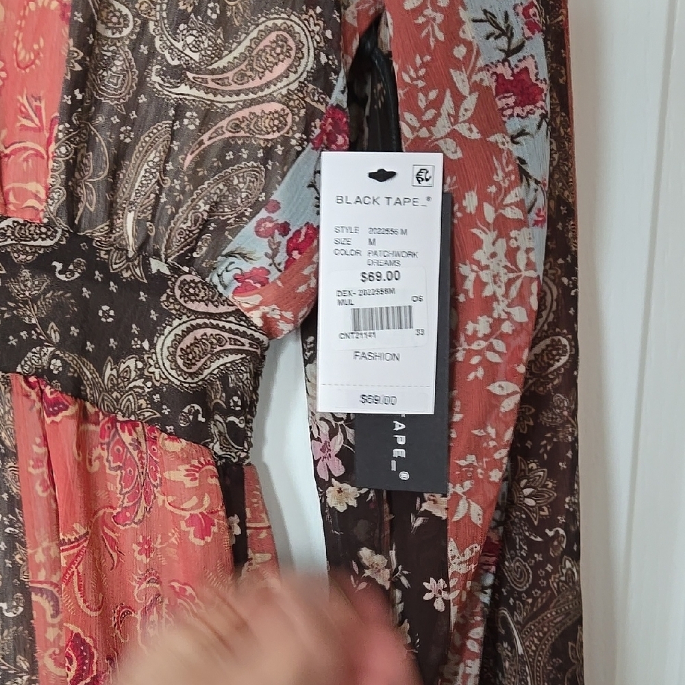Black Tape_ Paisley Long Sleeve Dress - Picture 4 of 8